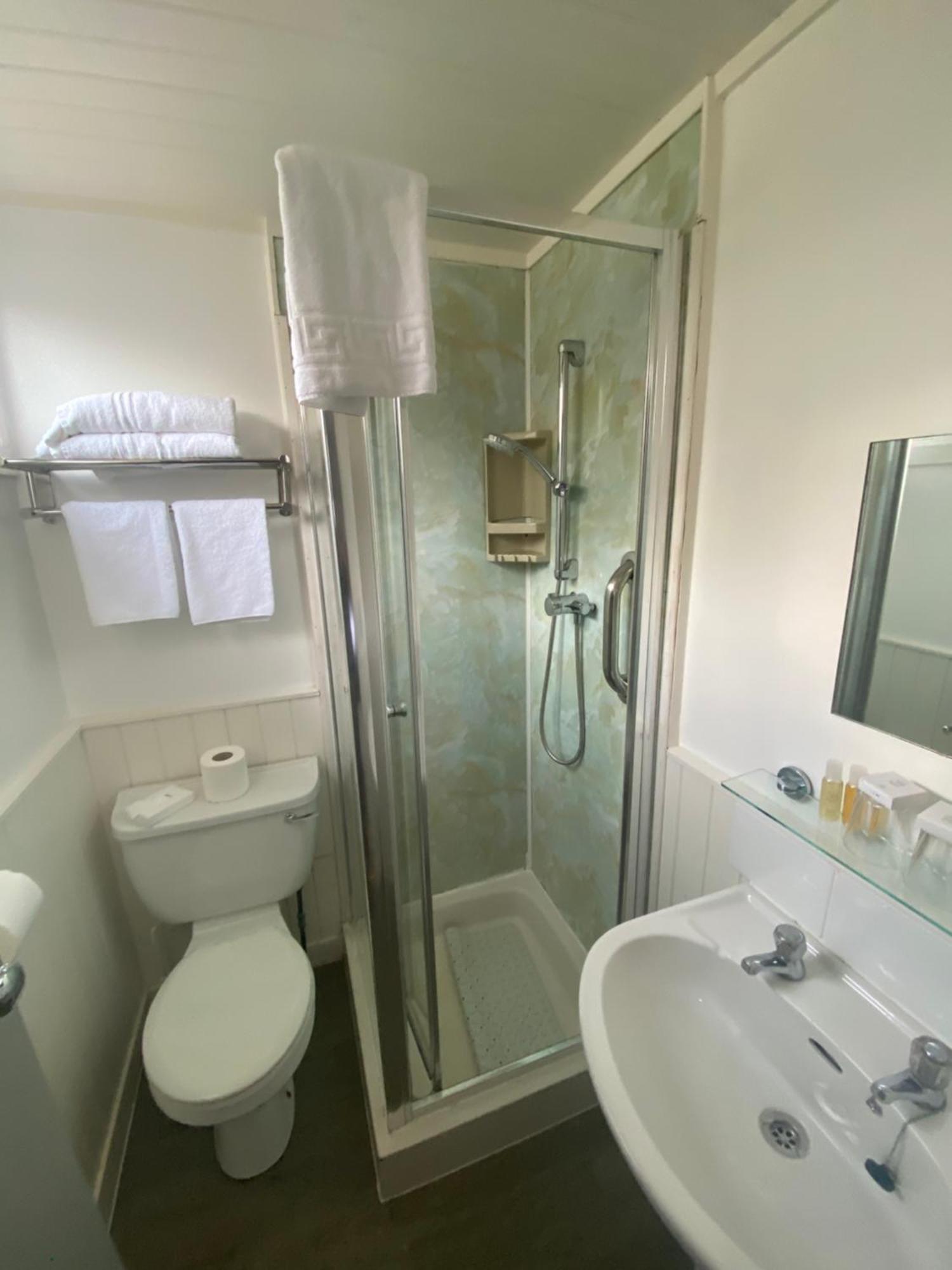 The Caledonian Claymore Hotel أروكار المظهر الخارجي الصورة