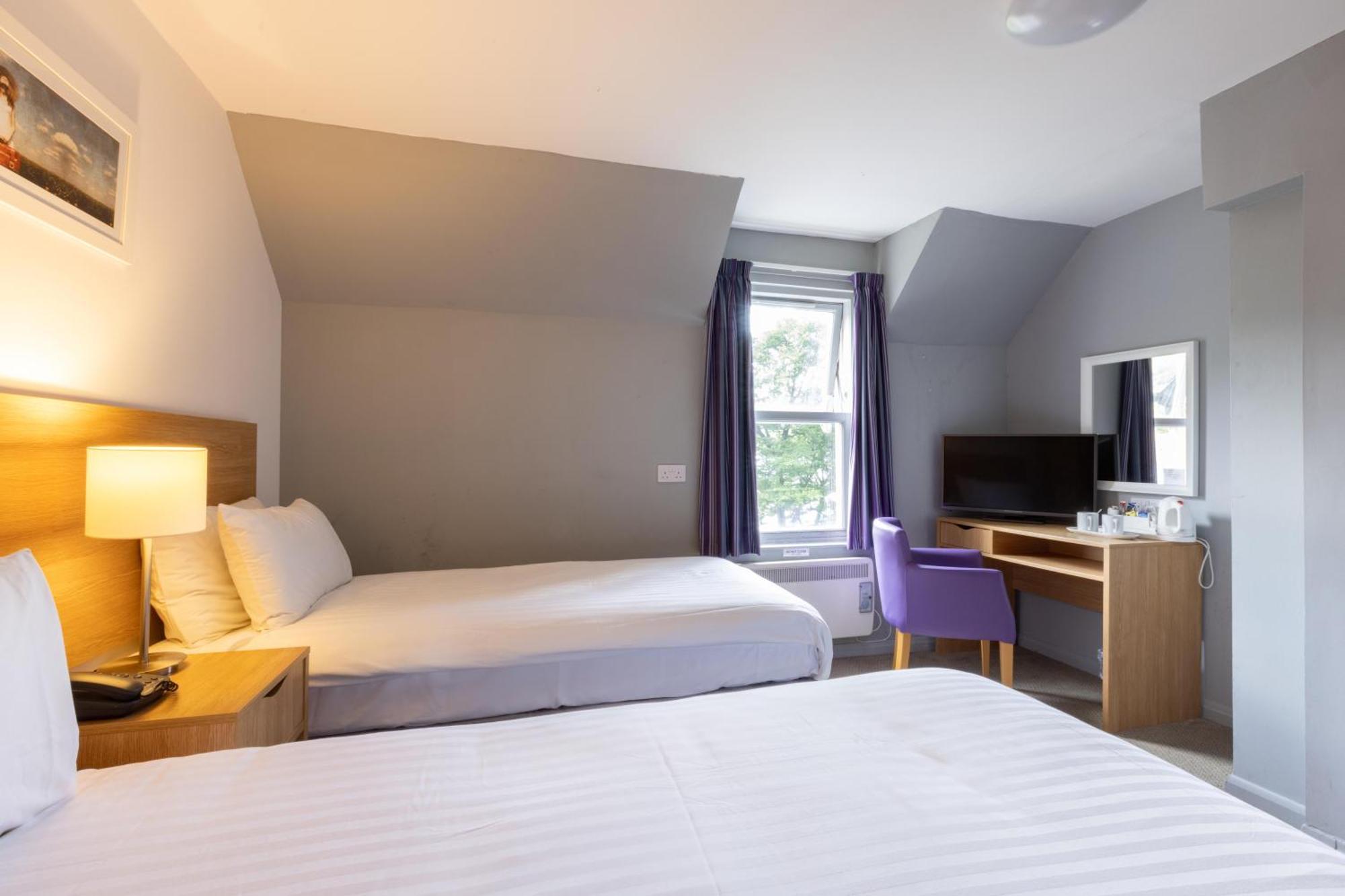 The Caledonian Claymore Hotel أروكار الغرفة الصورة
